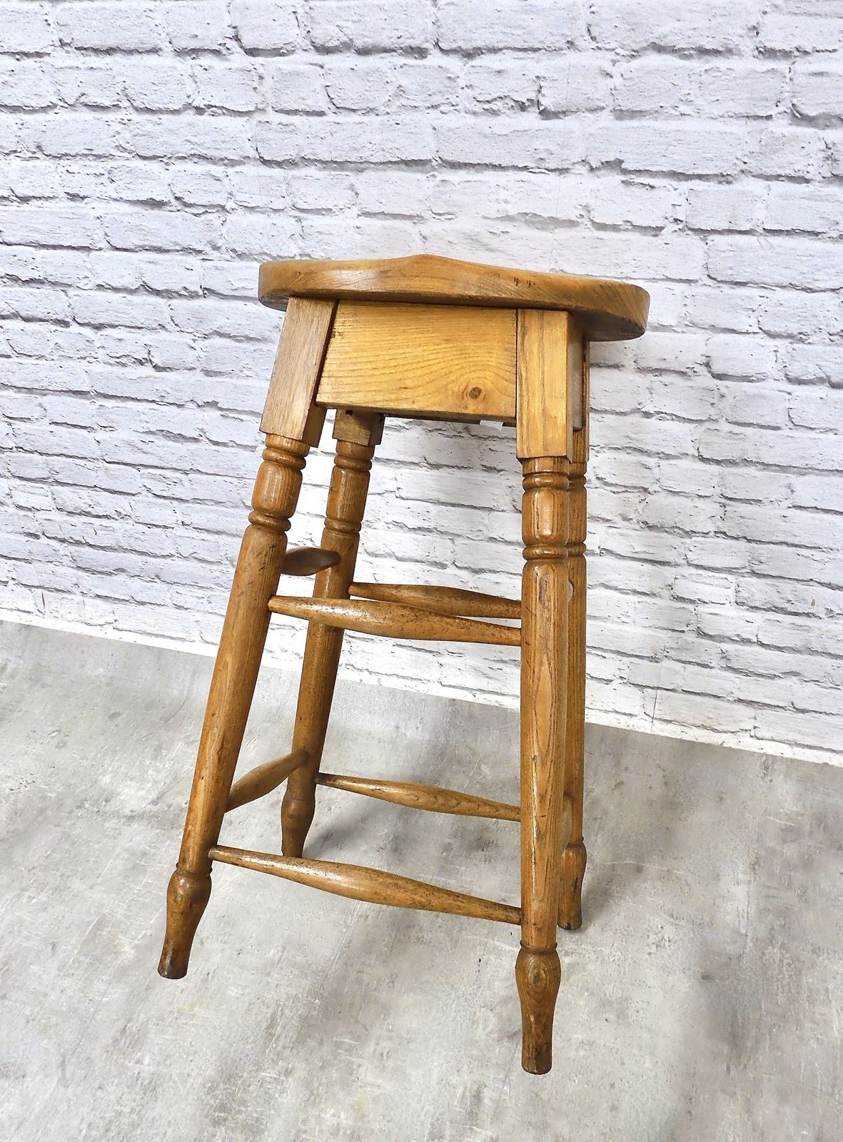 Large Antique Bar Stool photo vinterior