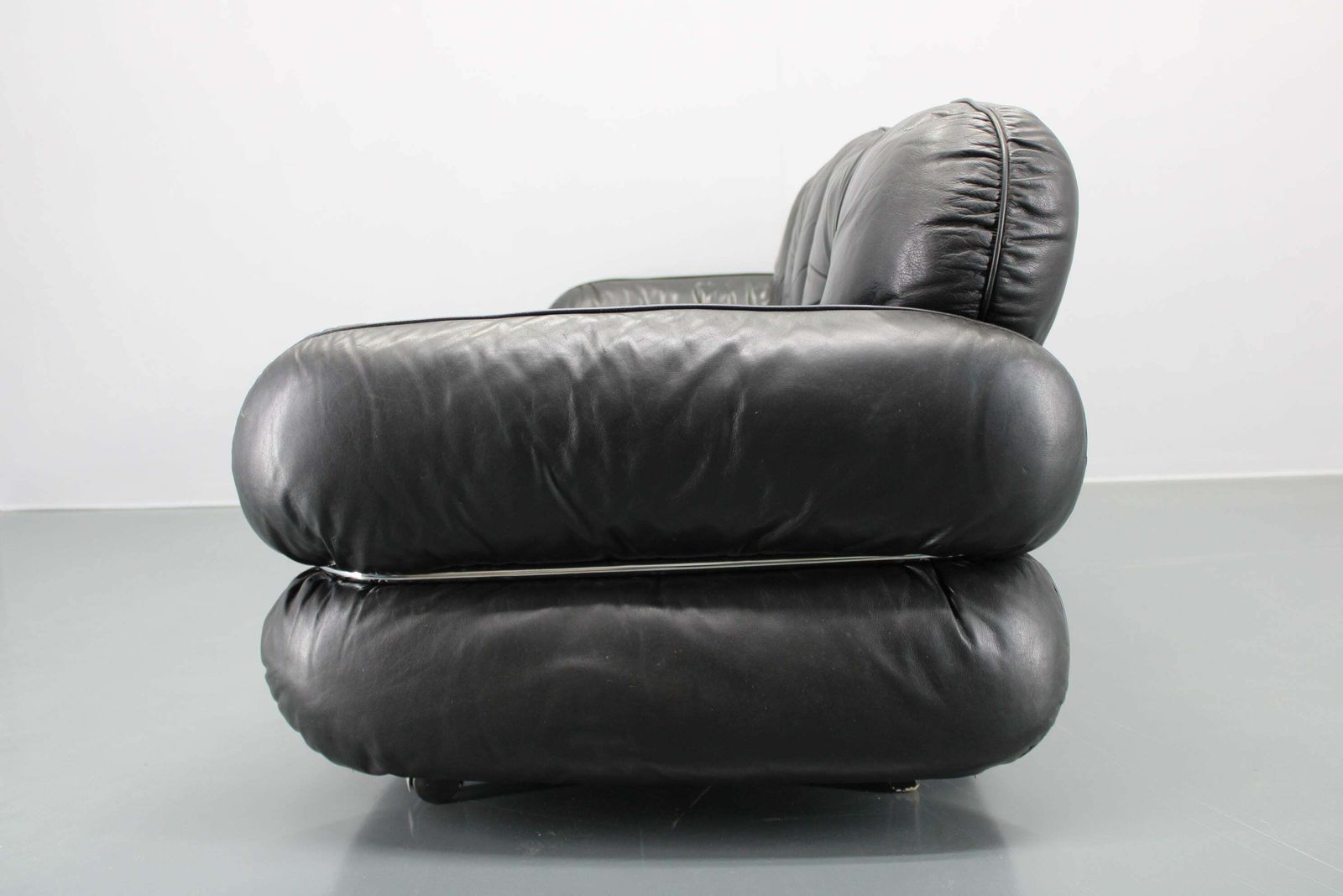 1970 Kurt Hvitsjö Rare “Hannibal” Black 3  Seater Sofa For Isku, Finland photo 5729.0