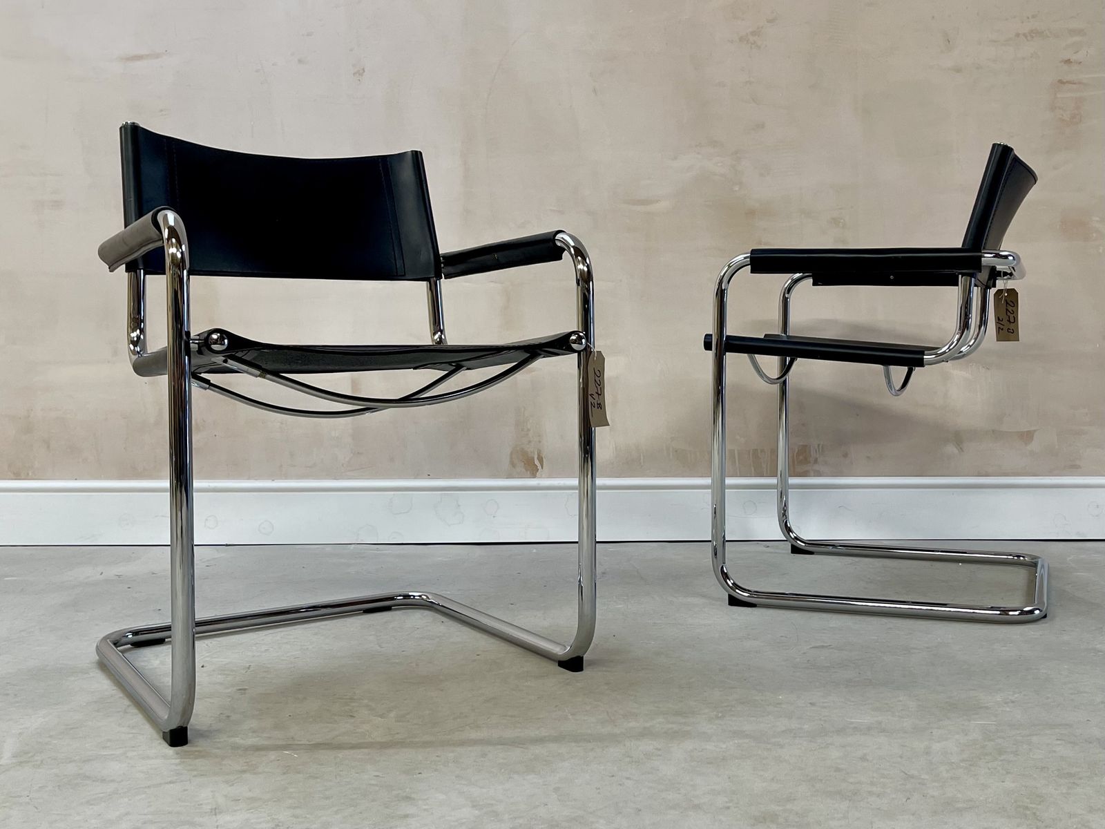 Pair 2 Dining Visitor Occasional  Black Leather S34 Cantilever Bauhaus 2 Dining Chairs By Mart Stam & Marcel Breuer  Fasem Matching Set Of Two
