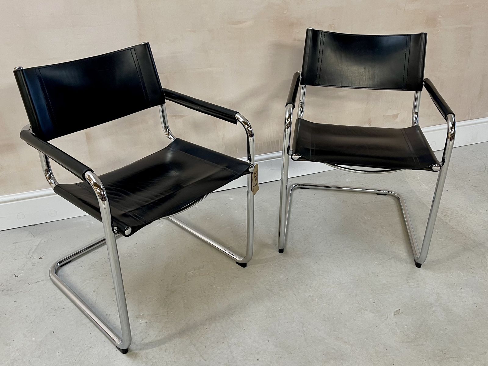 Pair 2 Dining Visitor Occasional  Black Leather S34 Cantilever Bauhaus 2 Dining Chairs By Mart Stam & Marcel Breuer  Fasem Matching Set Of Two photo Furniture