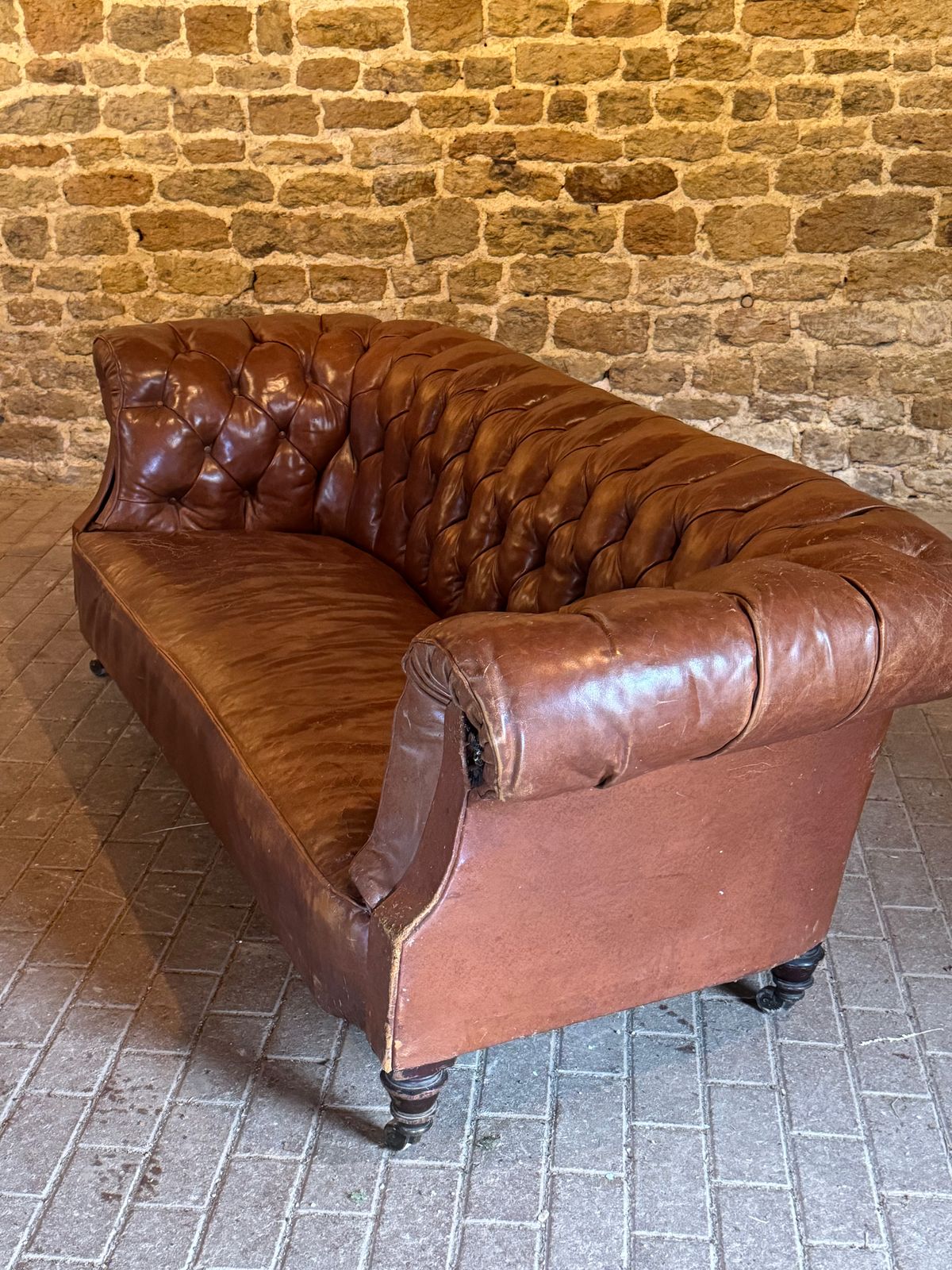 photo vinterior Antique Chesterfield Sofa, Leather 3 Seater C1870 By Hampton & Sons Of Pall Mall