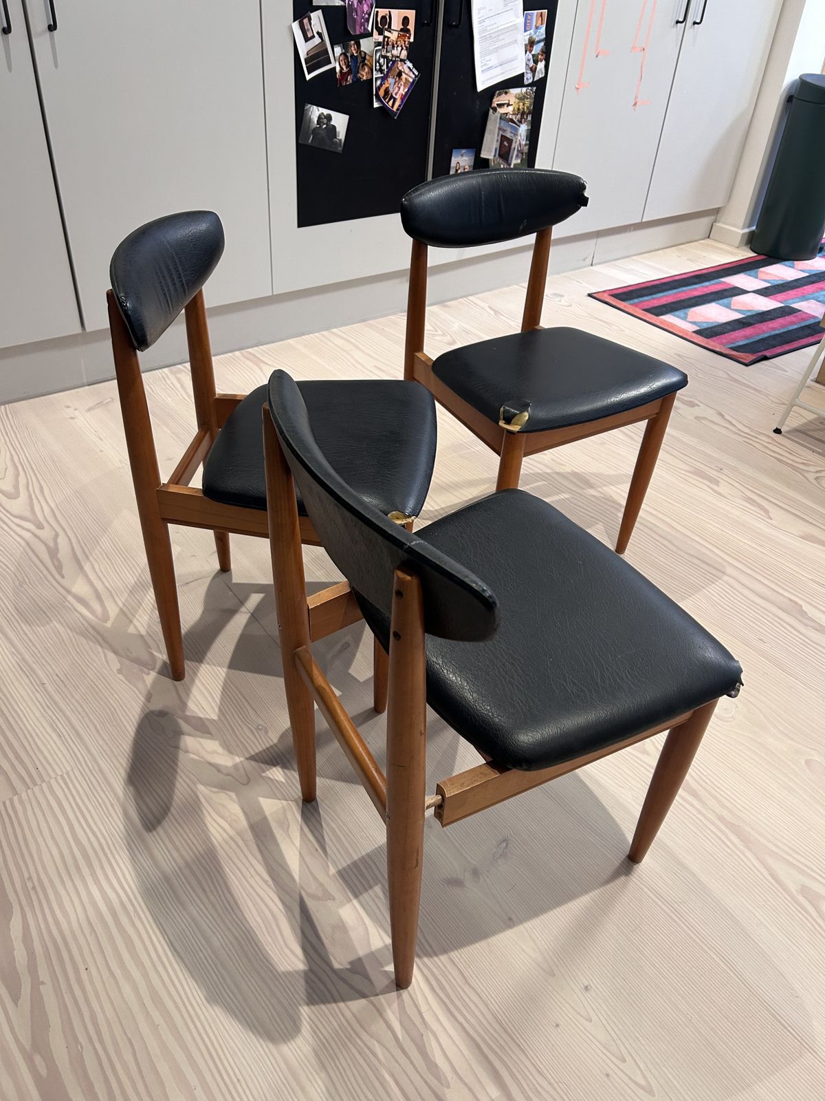 photo vinterior Trio Of Mid Century Dining Chairs By Schreiber