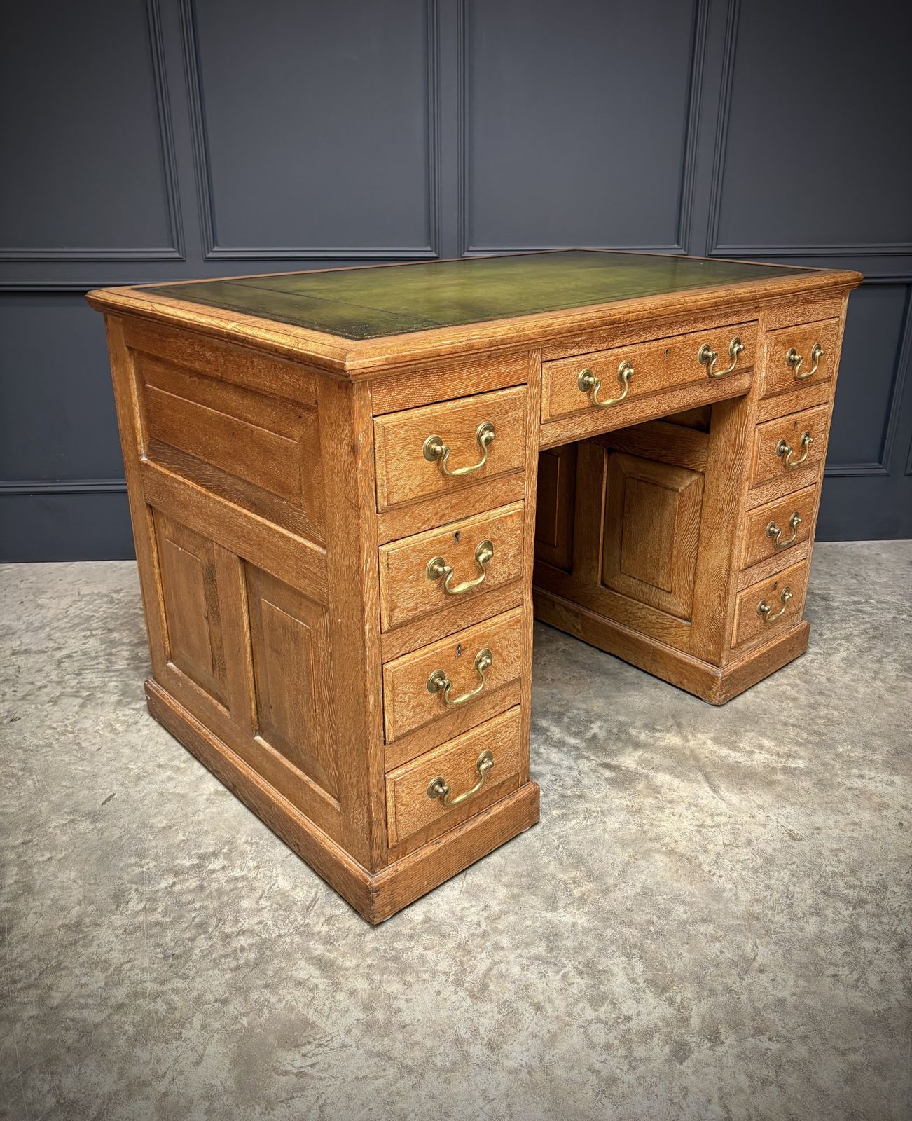 Freestanding Oak Kneehole Desk photo for sale