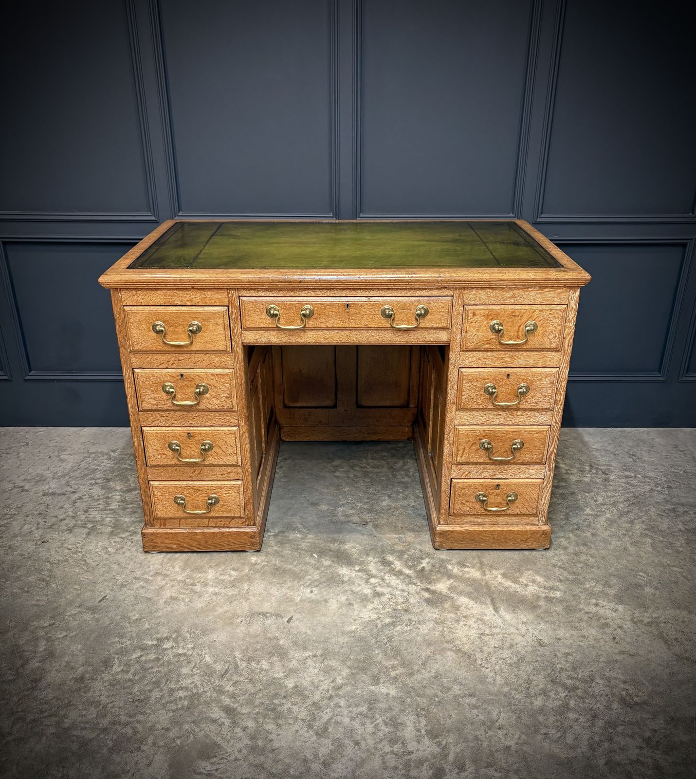 Freestanding Oak Kneehole Desk photo buy