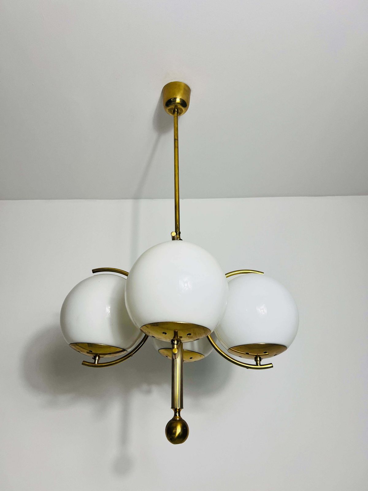 Exceptional Mid Century Modern Brass Kaiser 4 Arm Space Age Chandelier, 1960s photo vinterior