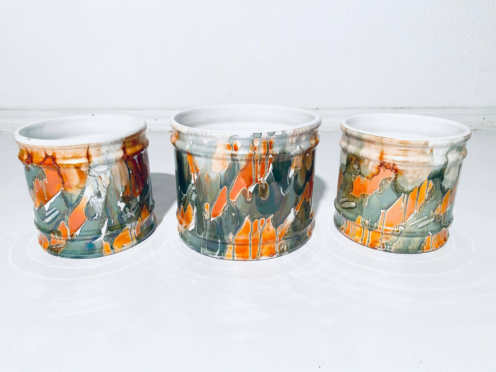Four Matching Ceramic Planters Set With Dripping Glaze Motif / Orange Petrol White photo Home Decor