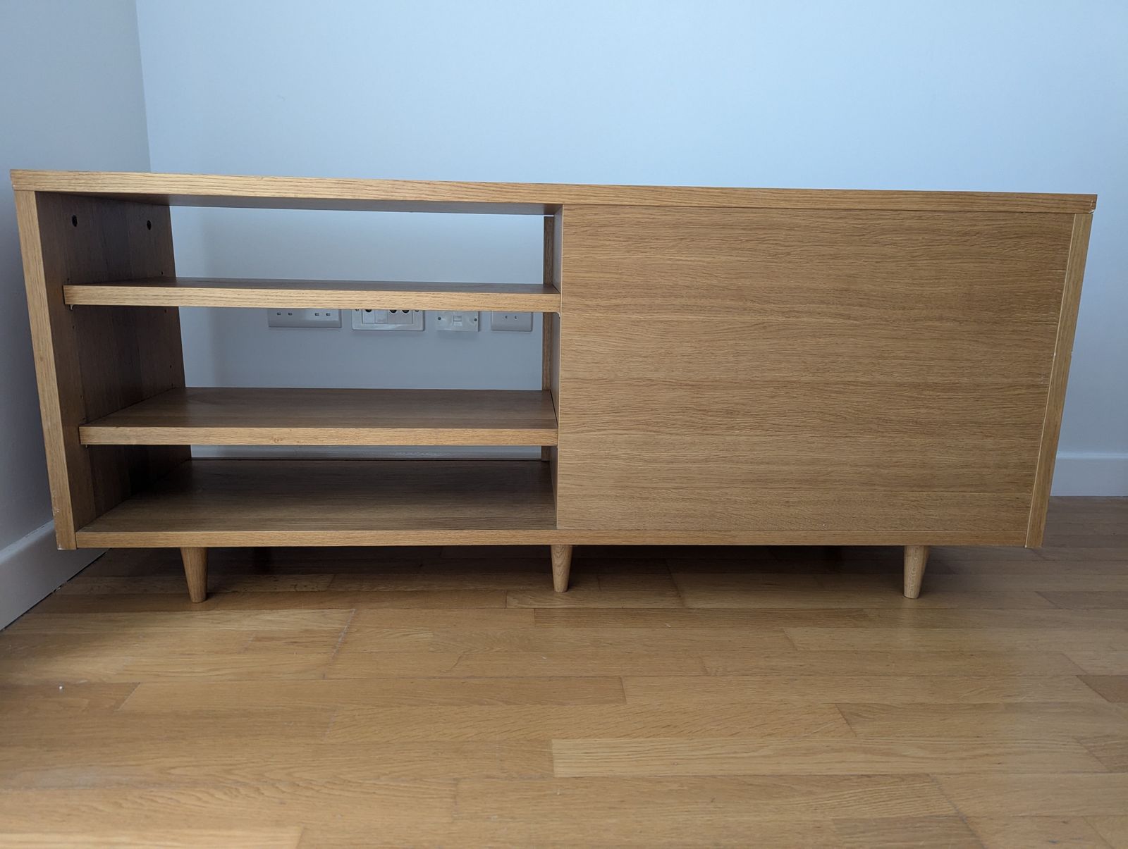 Mid Century Inspired Oak Tv Cabinet photo vinterior