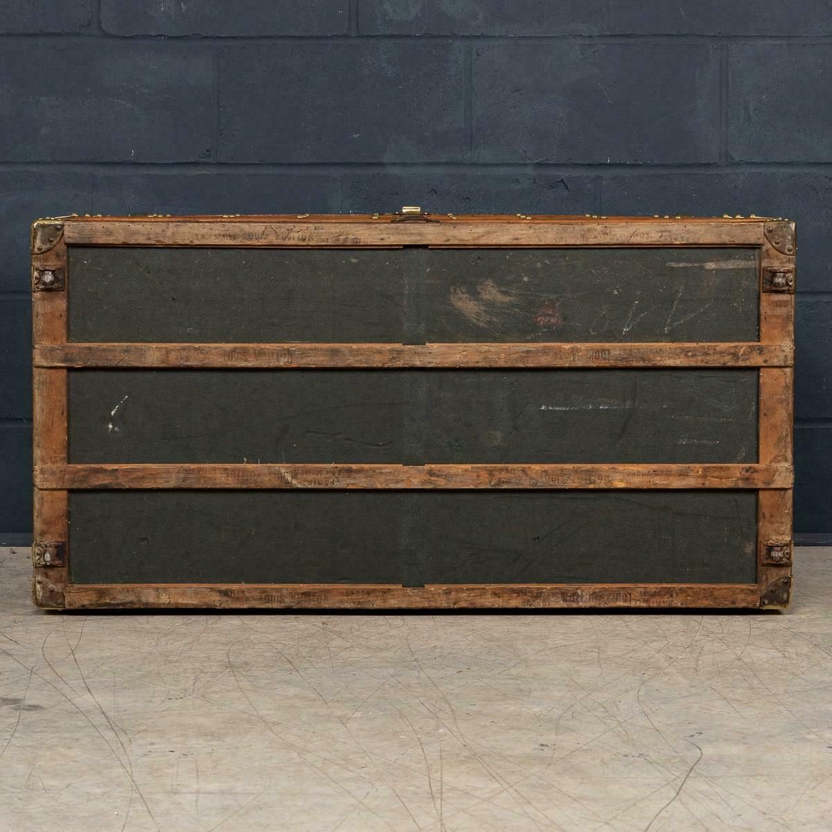 photo vinterior Antique 20th Century Louis Vuitton Trunk In Monogram Canvas, France C.1910