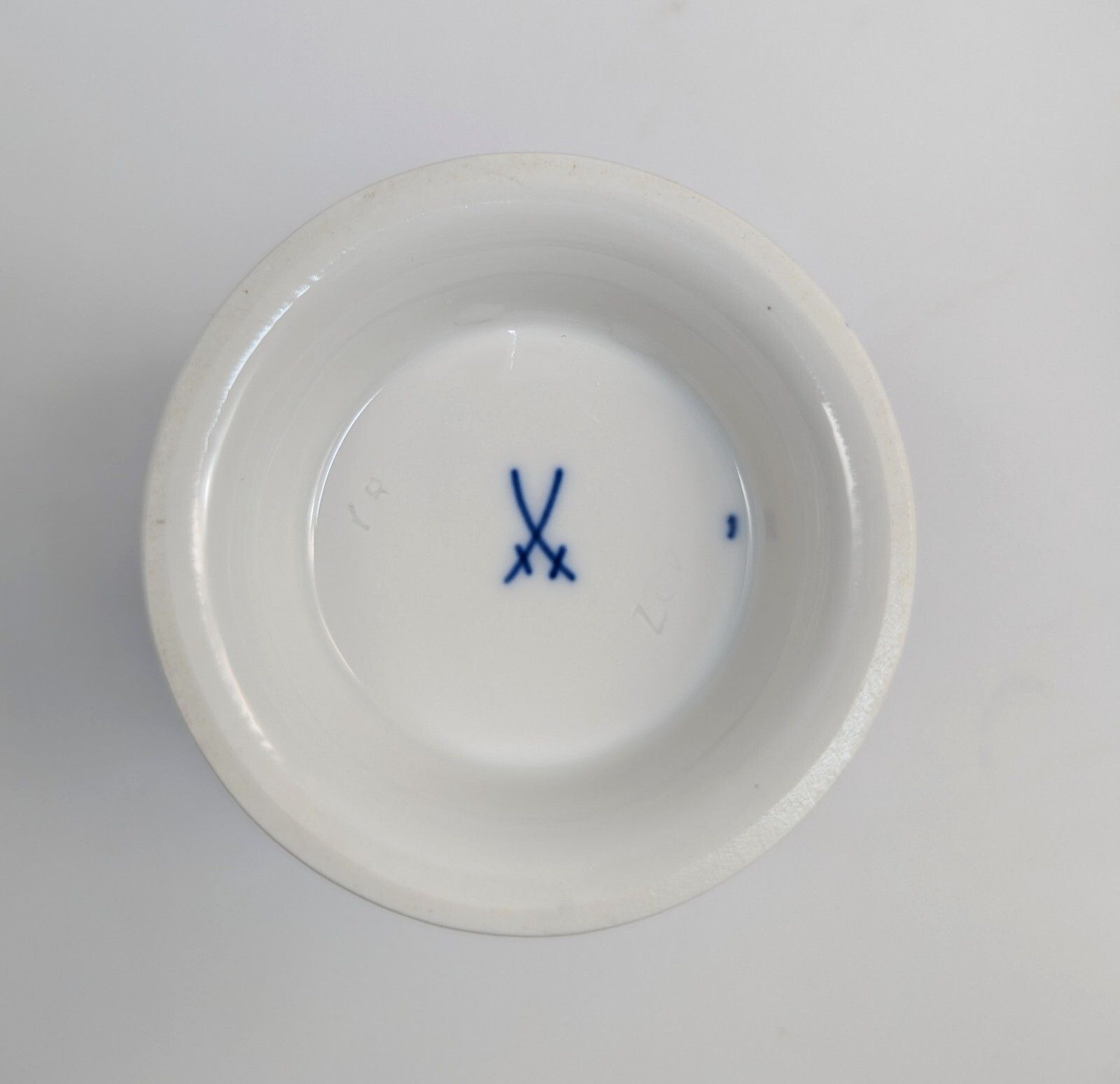 photo furniture Meissen,Porcelain Cobalt Small Vases, 1930s
