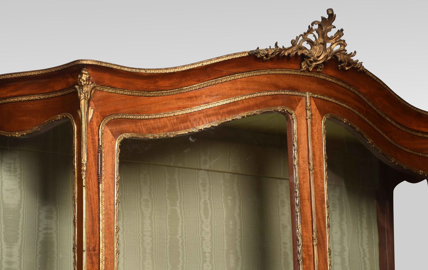 French Mahogany Vernis Martin Vitrine photo vintage