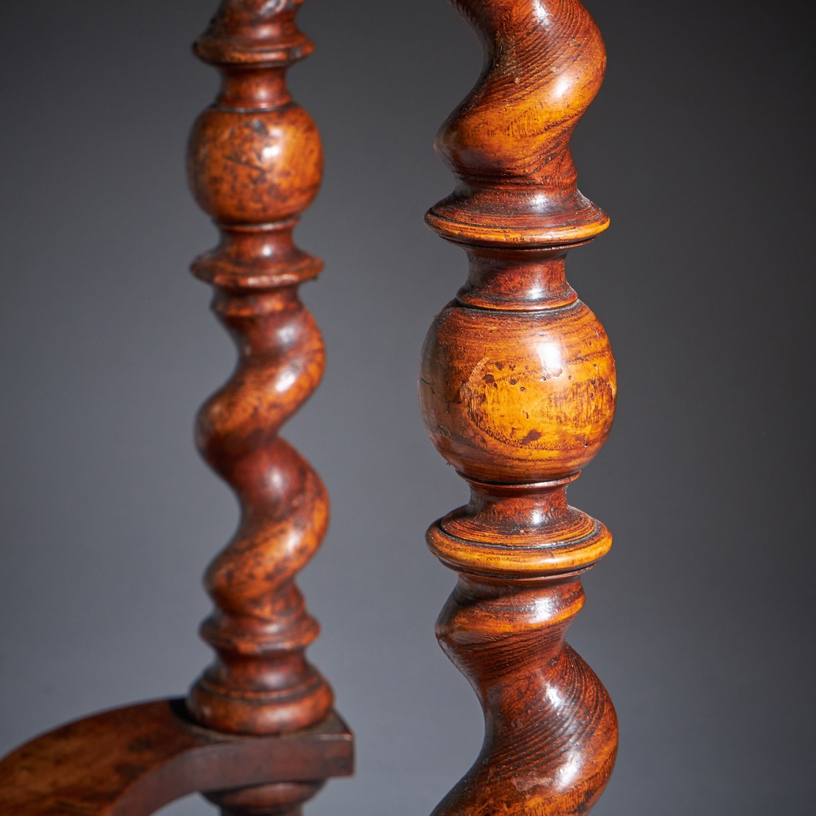 A Fine And Rare 17th Century William And Mary Olive Oyster Table, Circa 1680 1700. England photo Furniture