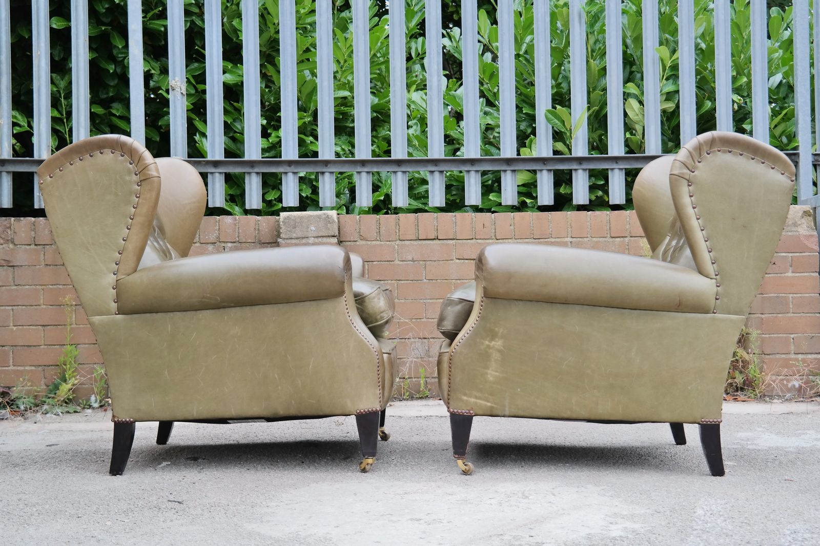 photo vintage Pair George Smith Cowshead Cigar Club Leather Armchairs Olive Rrp £14000