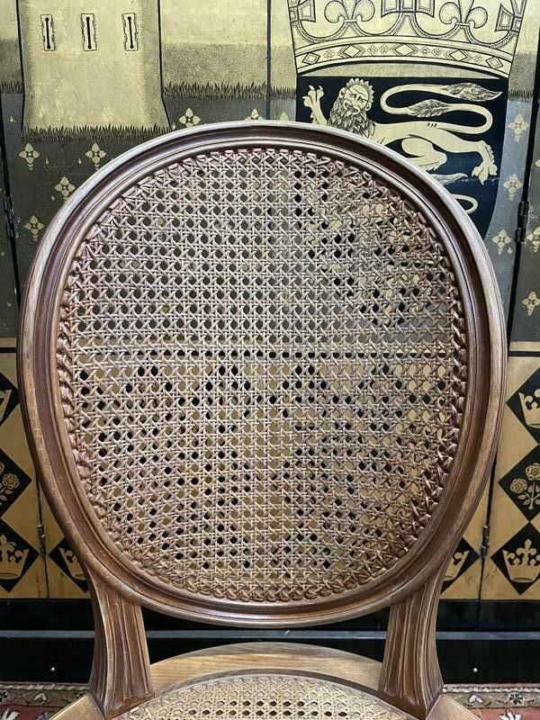 photo furniture Suite De 6 Chaises Médaillon De Style Louis XVI En Cannage