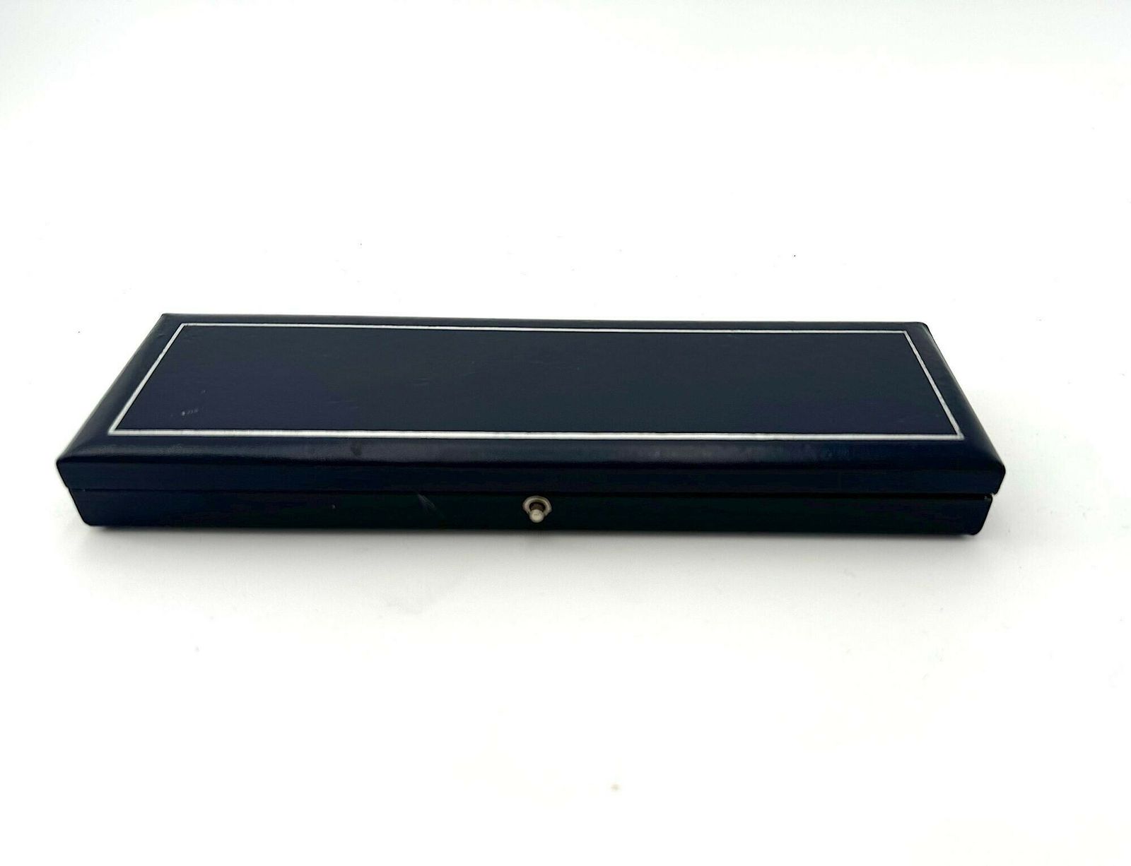 photo vinterior A Lovely Late 1980s Mappin And Webb Akoya Pearl Necklace With 18carat Gold Clasp In Orignal Box