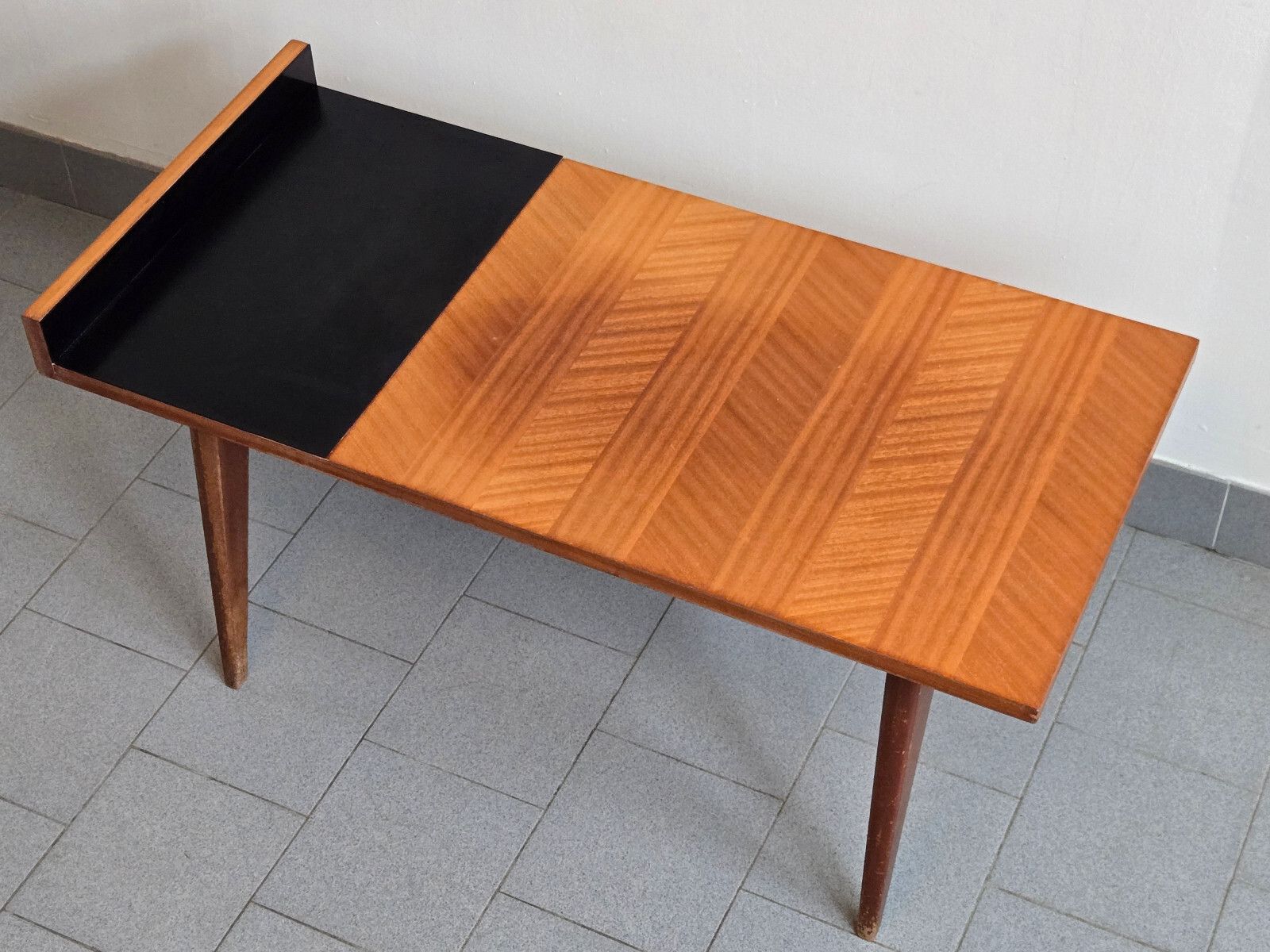 photo vinterior Vintage 1950s Formica Black & Mahogany Side Table 50s Dlg Andre Monpoix 1950s