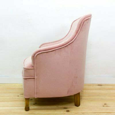 photo furniture Mid Century Fabric And Wood Armchair, 1950s