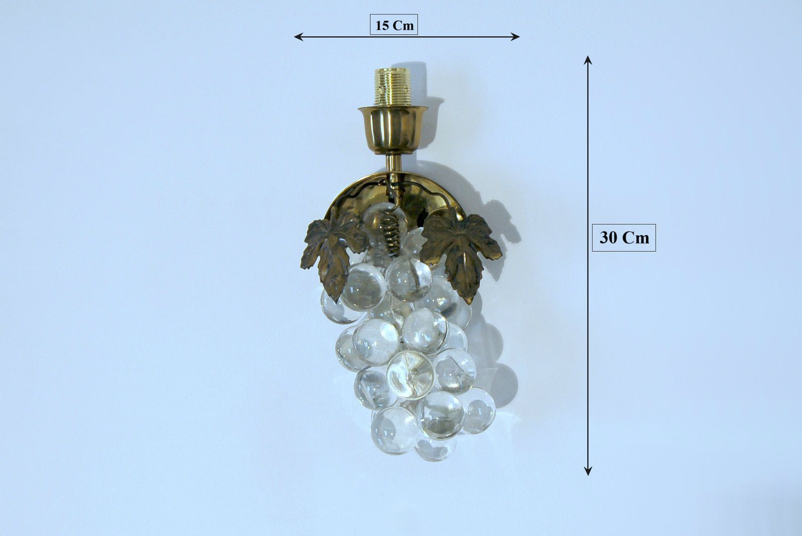 photo furniture Pair Of Wall Bunch Of Grapes / Brass And Murano Glass 1960