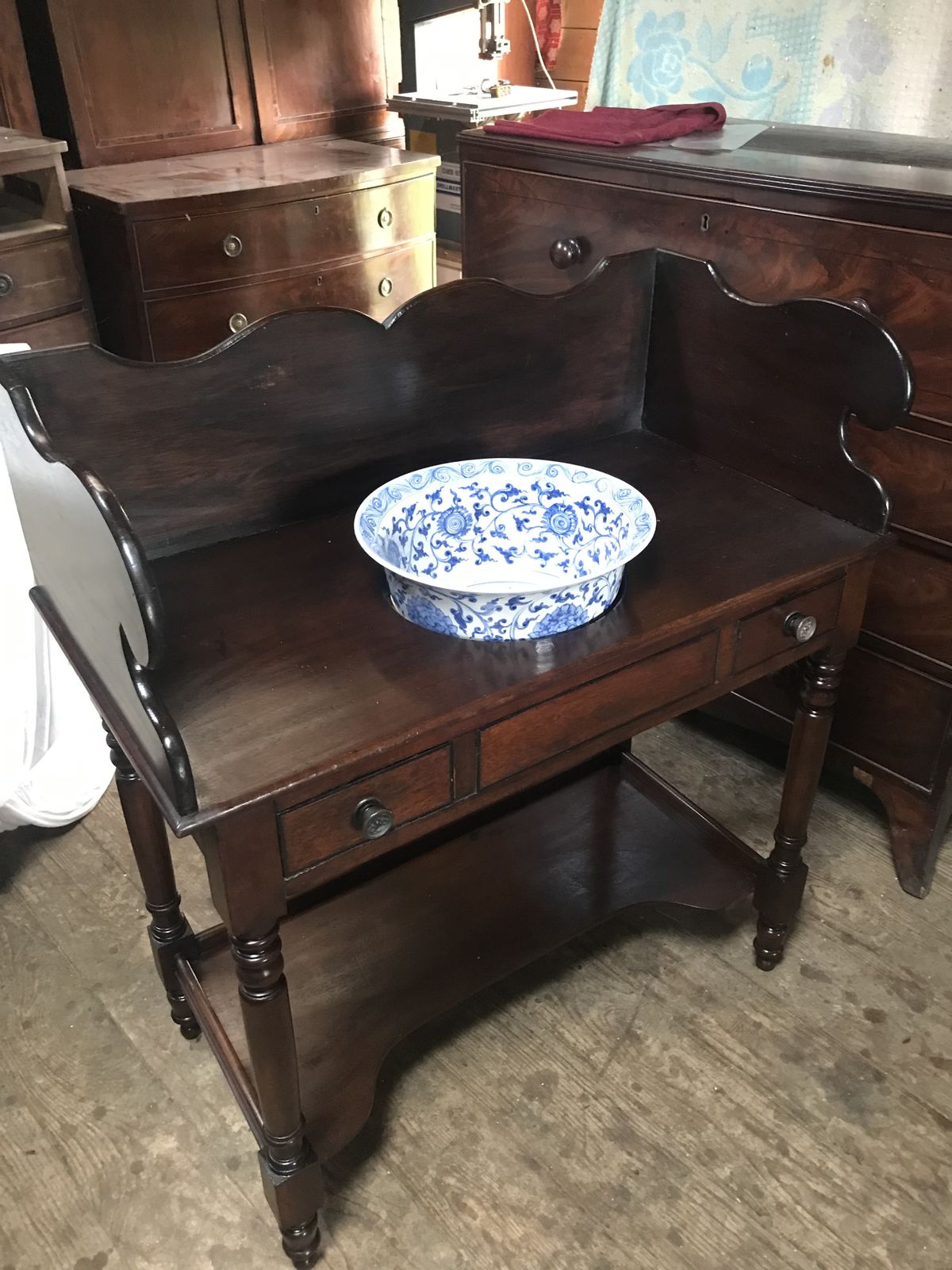 Victorian Mahogany Washstand With Bowl From An Exclusive Country House Hotel . photo for sale