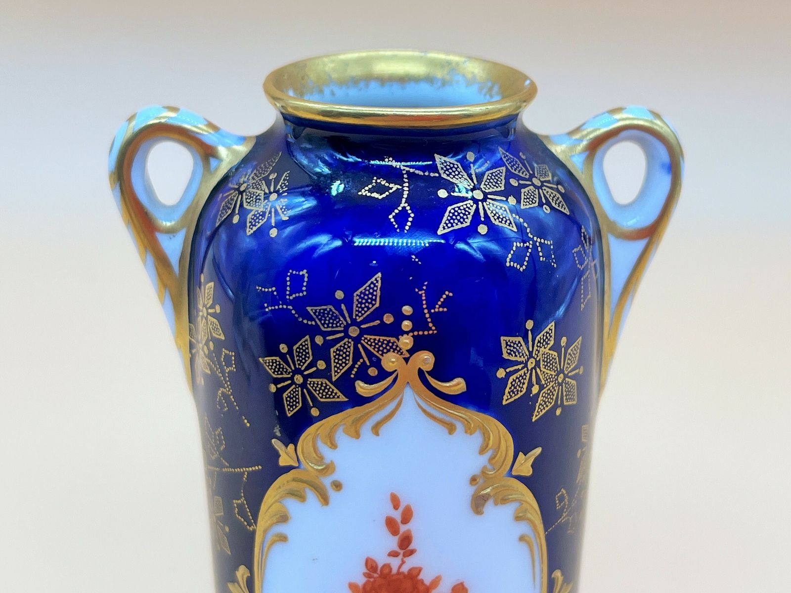 Antique Royal Doulton China Robert Allen Studio Design Small Vase. C1880 1920. photo vintage