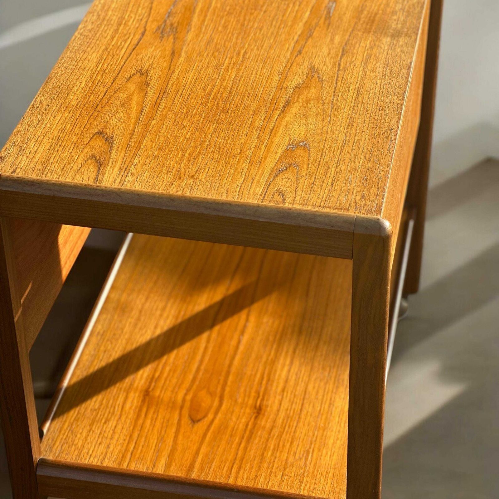 photo furniture Teak Mid Century Modern Drop Leaf Bar / Drinks Cart Scandinavian Danish Gplan