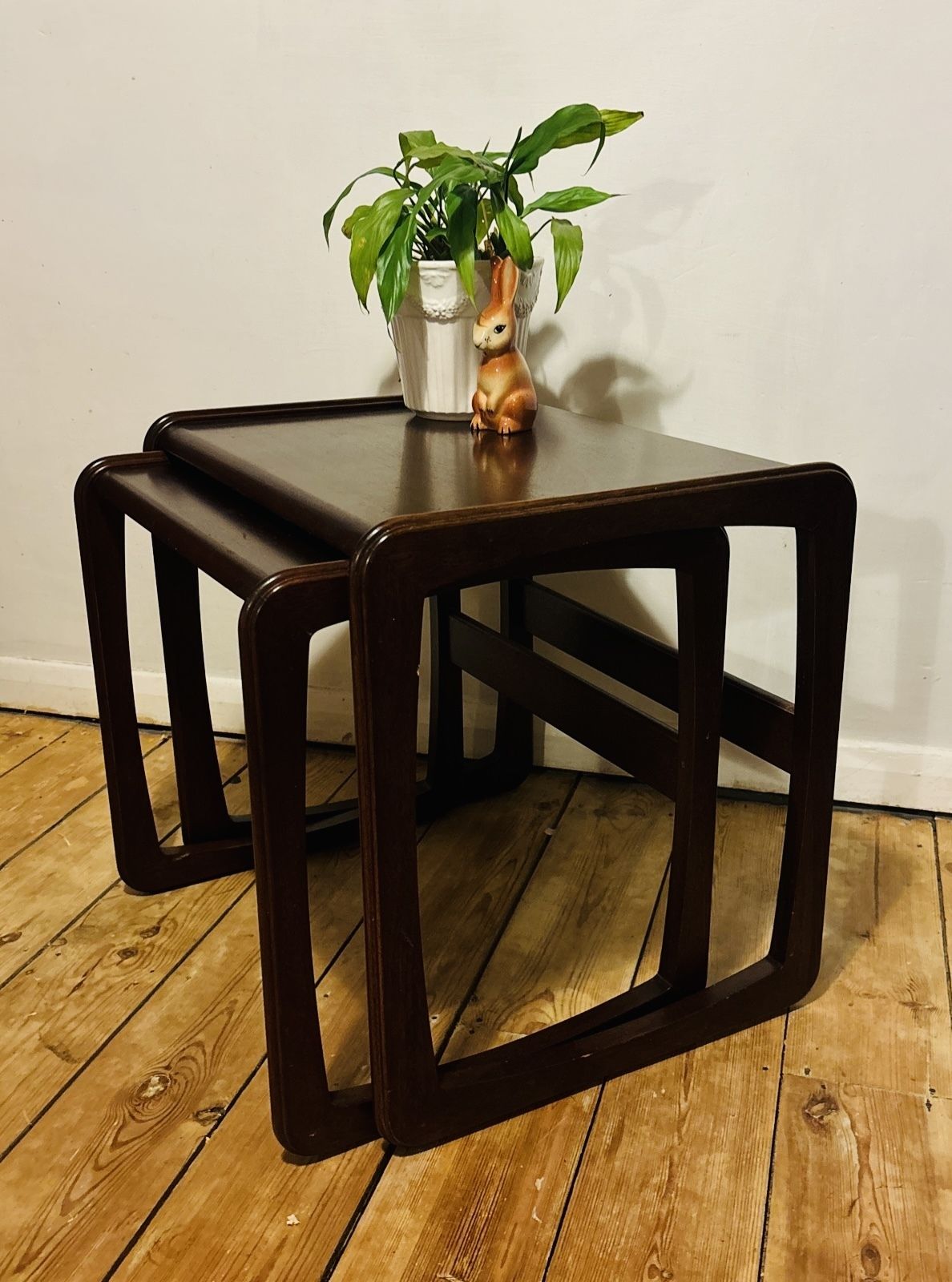 Set Of 2 Vintage Nest Of Tables Mid Century Solid Wood Mahogany Mcm