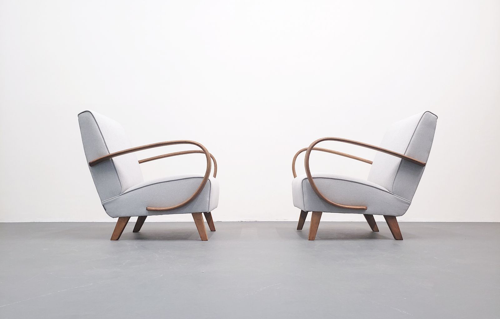 1930 Jindrich Halabala Bentwood Armchair In Ash Grey photo for sale