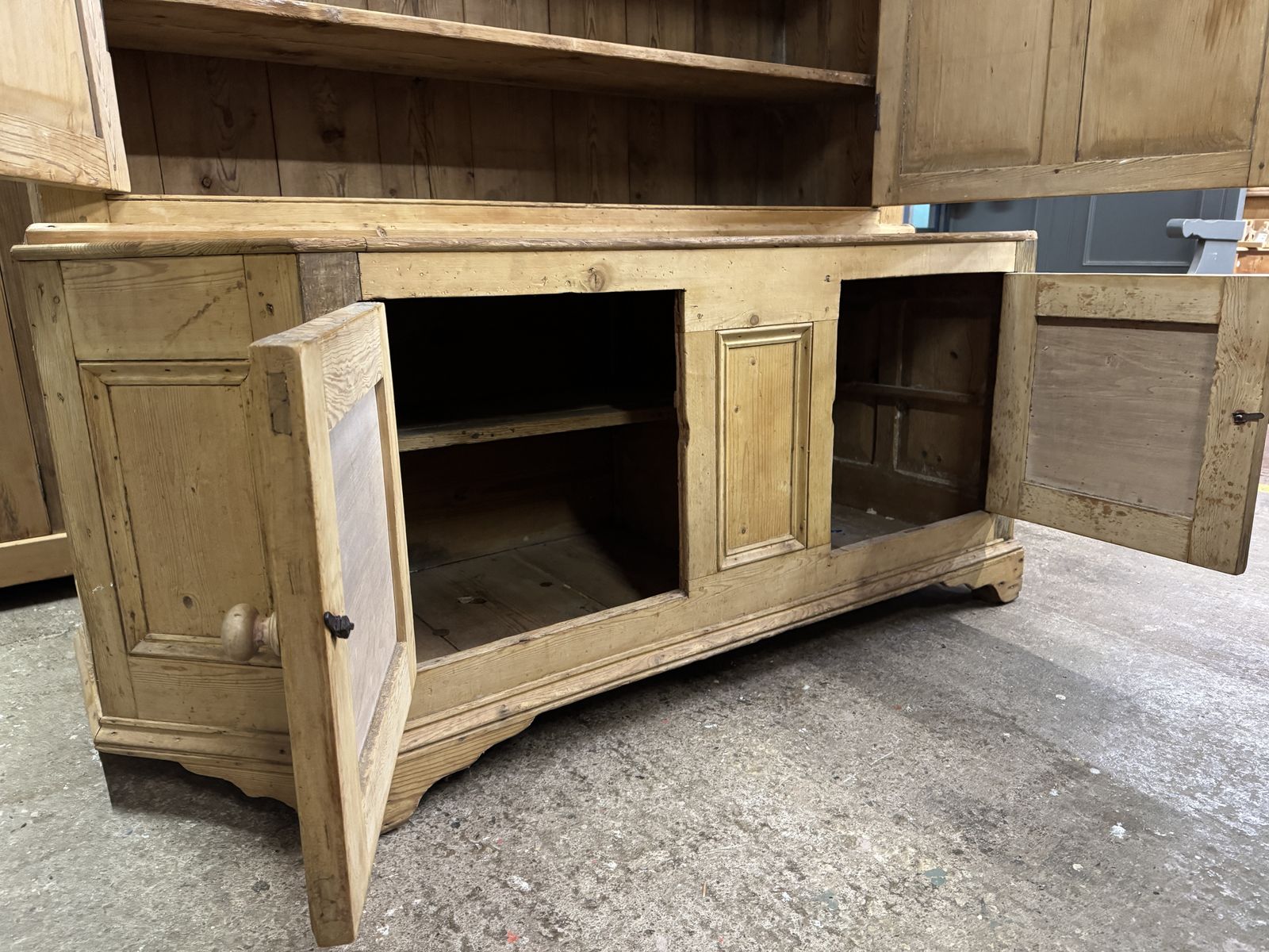 A Stunning Old English Dresser/Storage Unit. photo buy