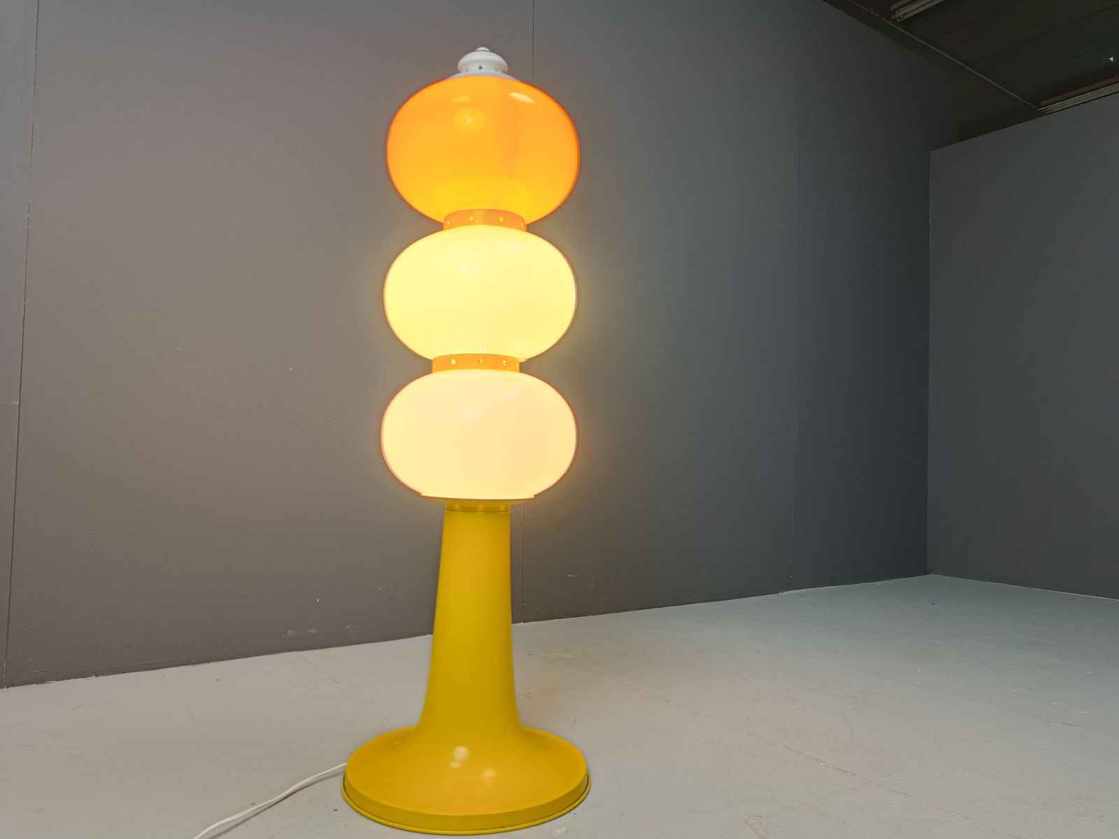 Mid Century Italian Glass Floor Lamp, 1960s photo vinterior
