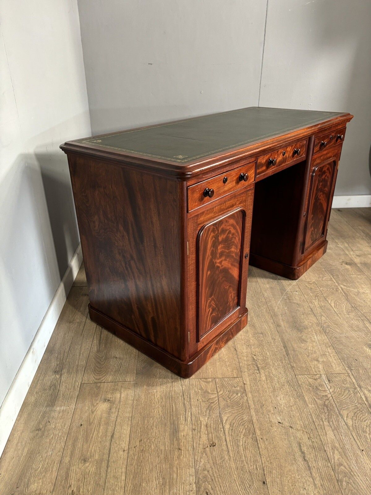Good Victorian Mahogany Knee Hole Desk photo for sale