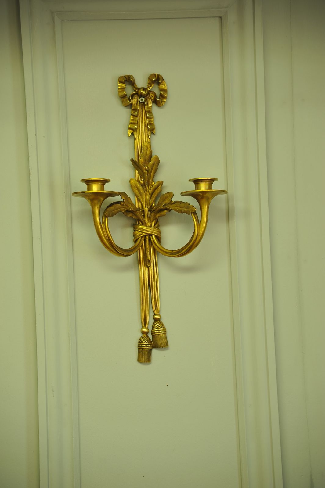 photo furniture Pair Of 19c Antique French Gilt Bronze Wall Lights/ Sconces