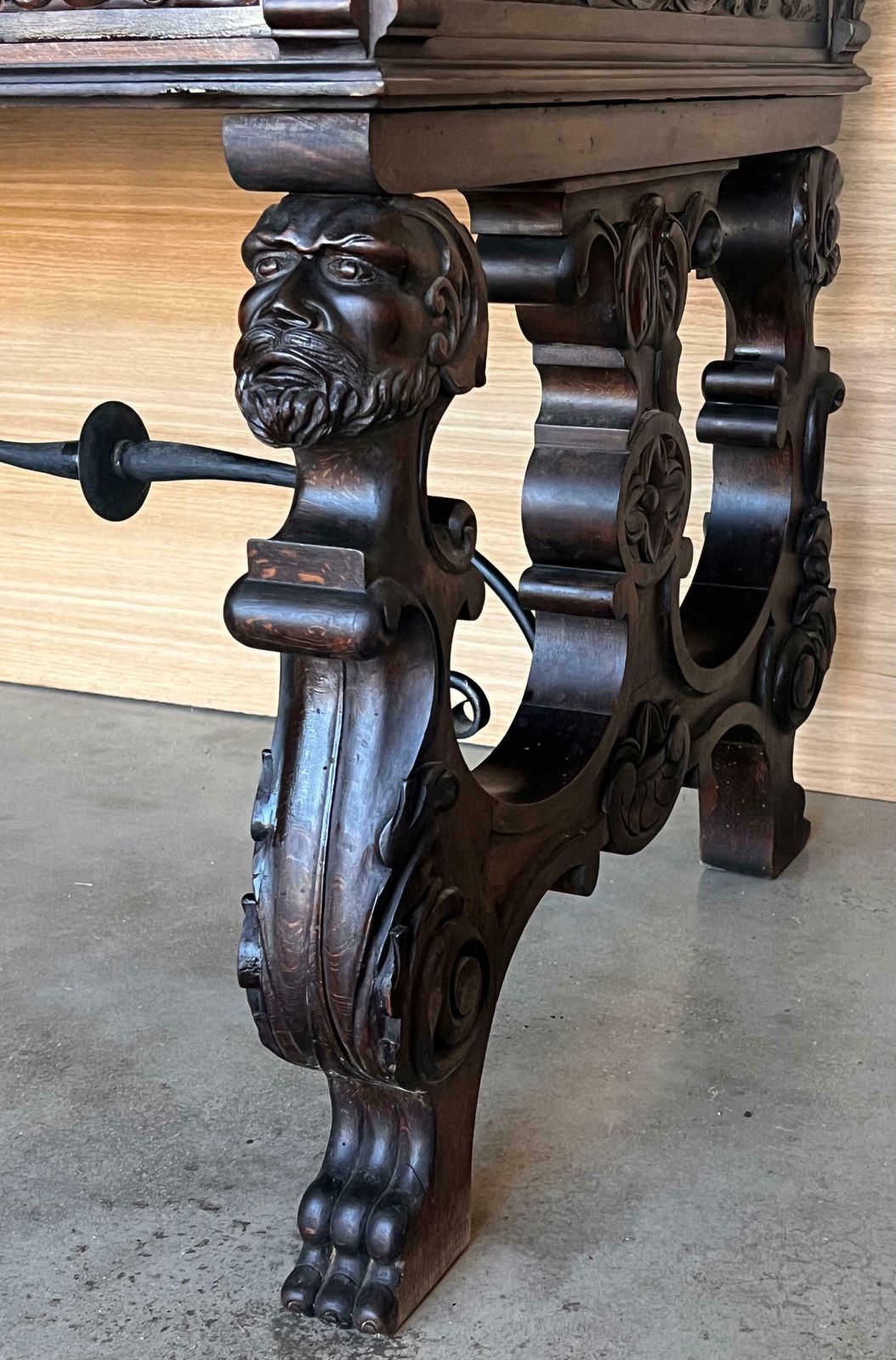 photo furniture Table de bibliothèque ou bureau baroque espagnol à deux faces en chêne, XIXe siècle