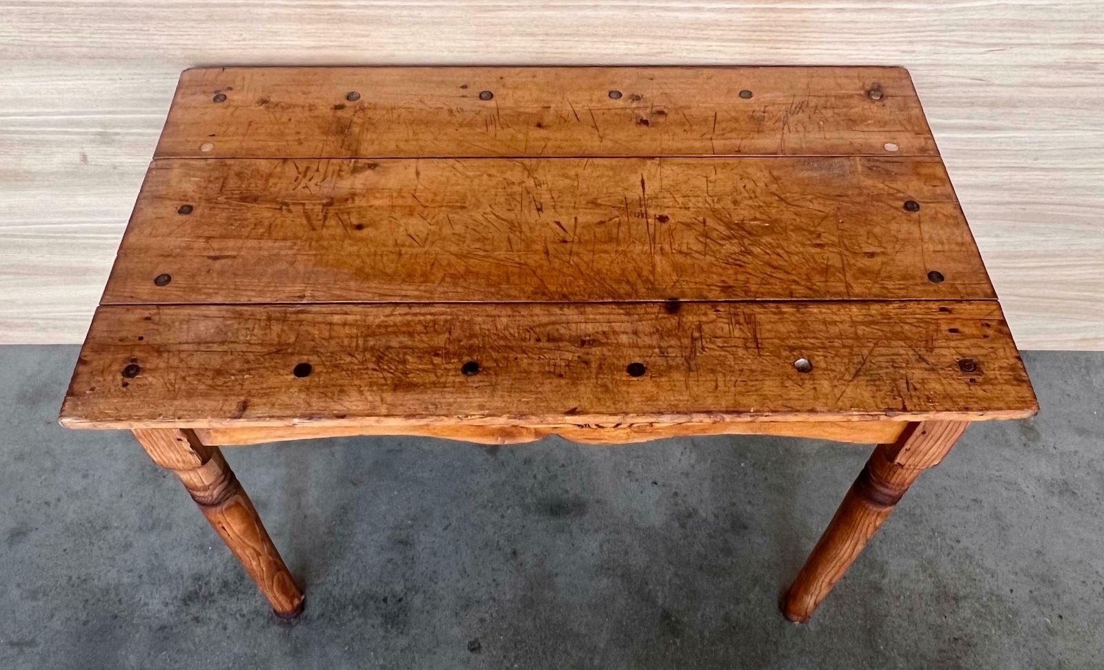 Table console ou table de canapé espagnole rustique en pin « Mobila », avec tiroir photo vintage
