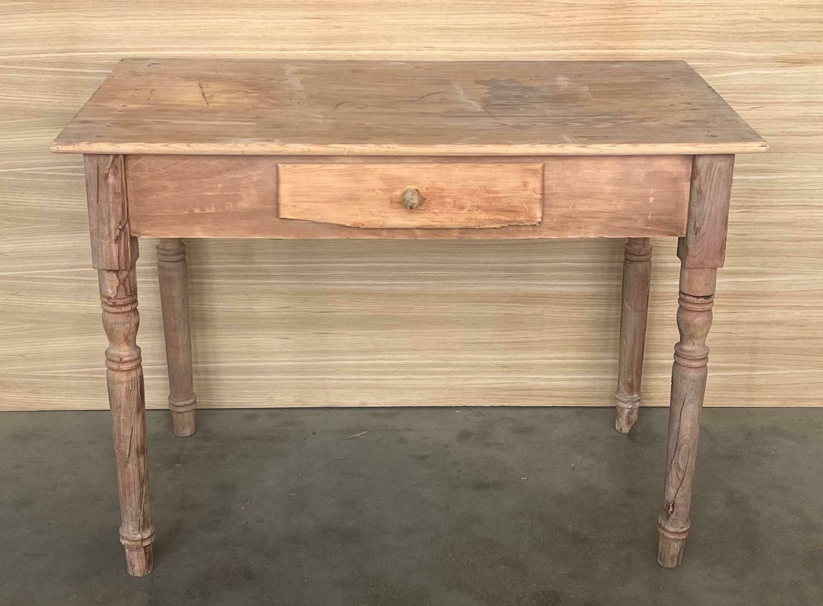 Table d'appoint baroque espagnole décolorée avec tiroir photo furniture