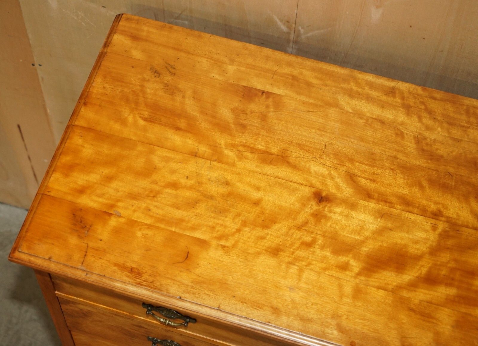 photo vinterior Very Rare Antique Victorian Howard & Son's Stamped Victorian Chest Of Drawers