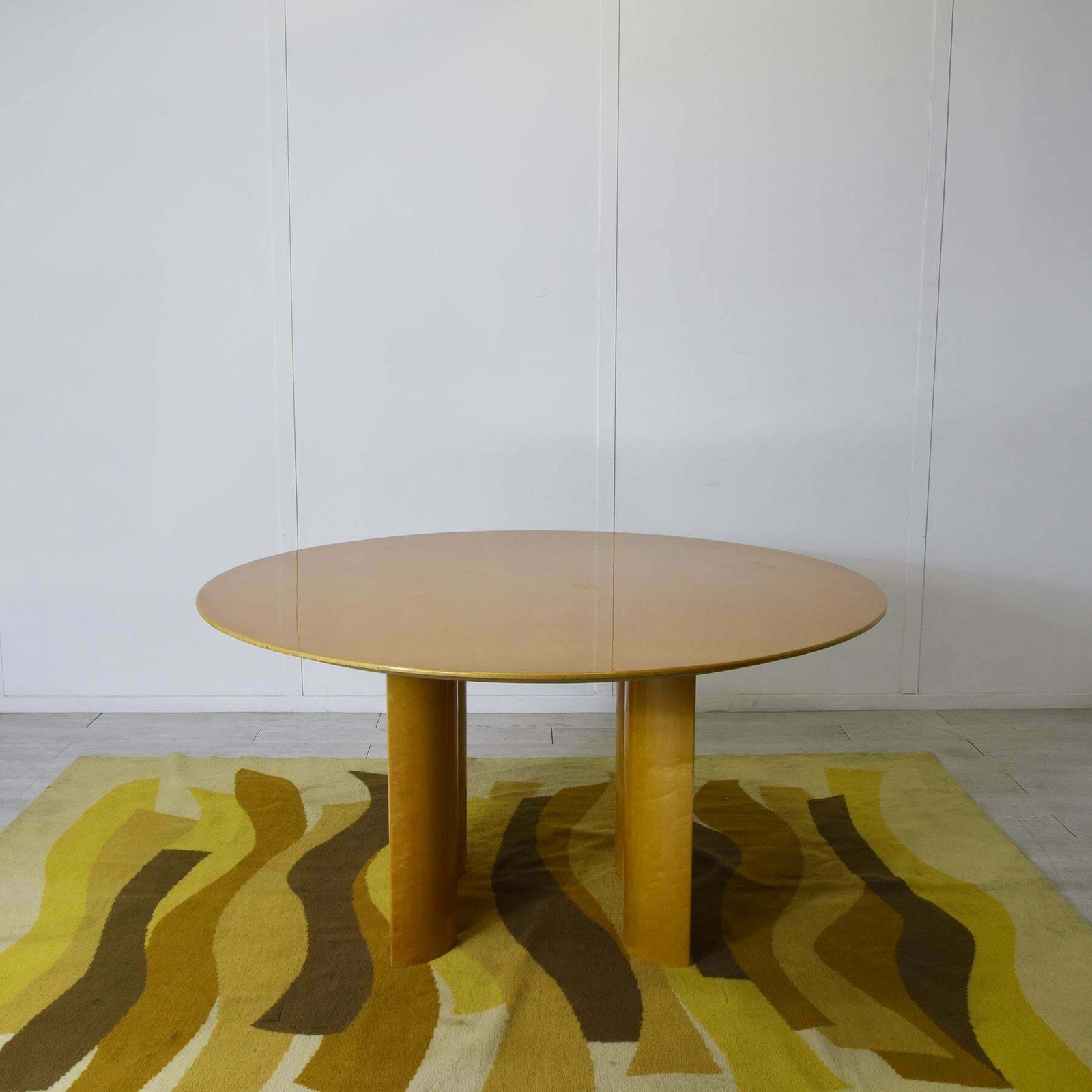 Giovanni Offredi Round Table For Saporiti Italia 1980s. photo furniture