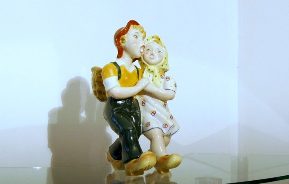Artistic Ceramic C.I.A. Manna Torino   Mod. " Allegro Ritorno " Italy 1940