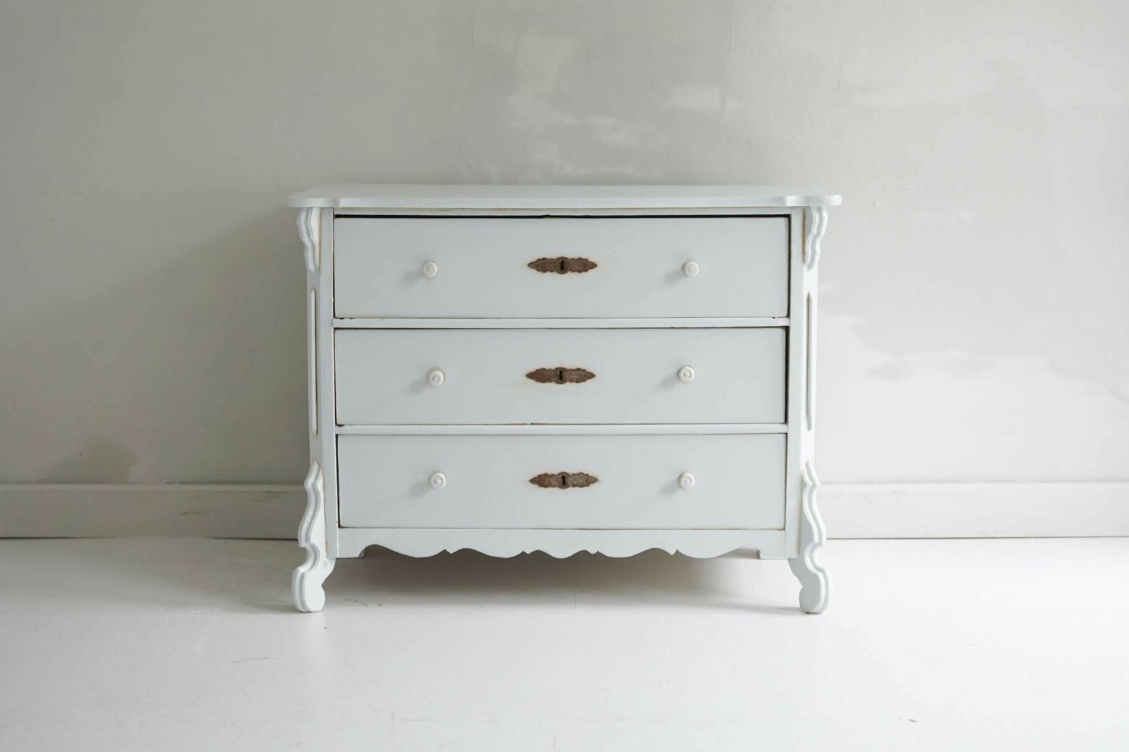 Continental Chest Of Drawers photo Furniture