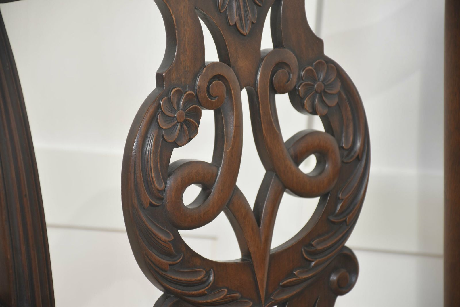 photo furniture Set Of Eight Mahogany Dining Chairs In Chippendale Style