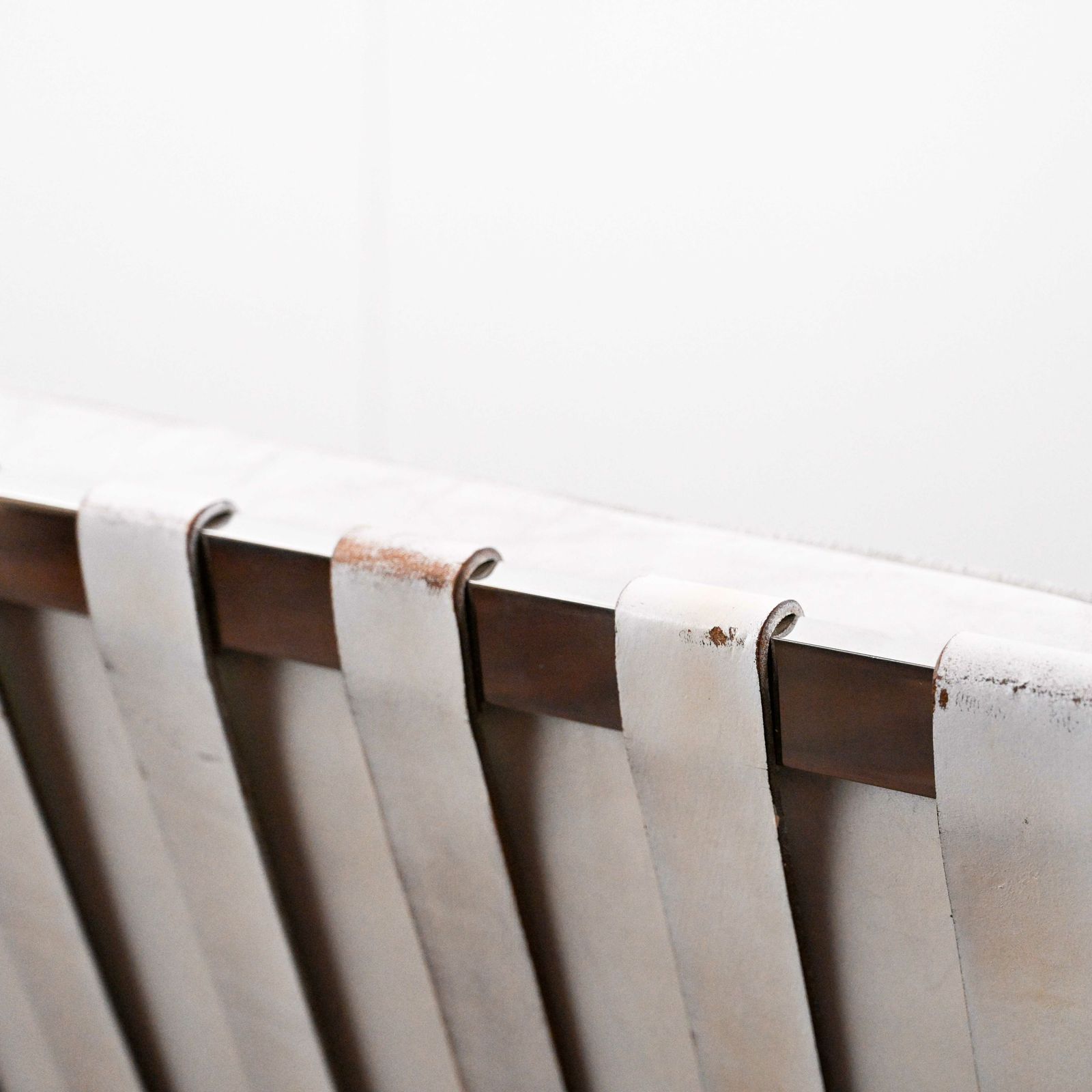 Barcelona Chair In Off White Leather Designed By Ludwig Mies Von Der Rohe photo 3625.0