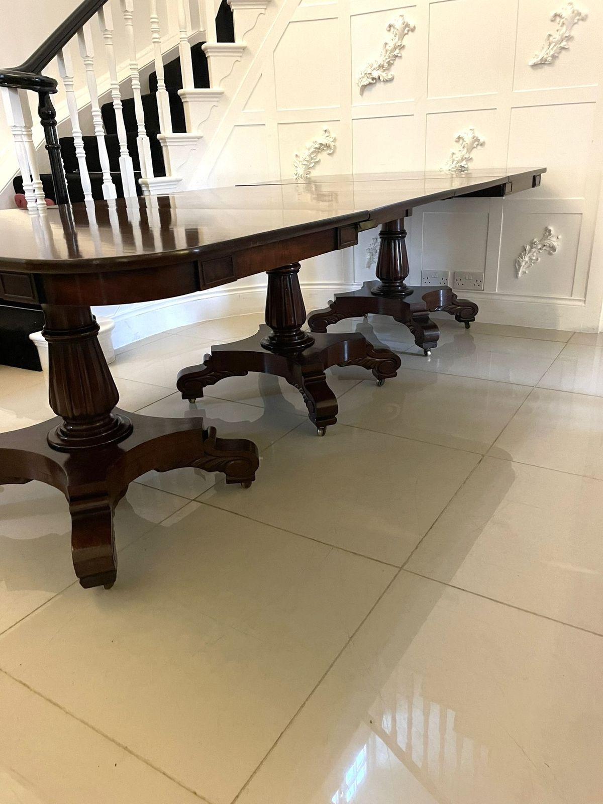 Exceptional Quality Antique 19th Century Figured Mahogany Triple Pedestal 10/12 Seater Dining Table photo vinterior