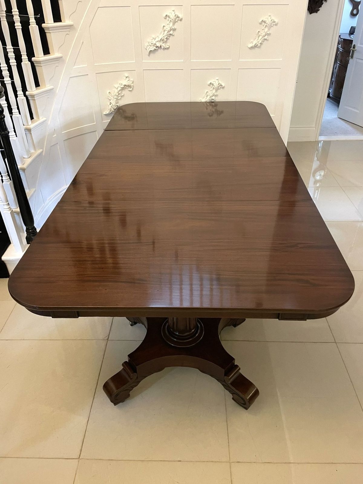 Exceptional Quality Antique 19th Century Figured Mahogany Triple Pedestal 10/12 Seater Dining Table