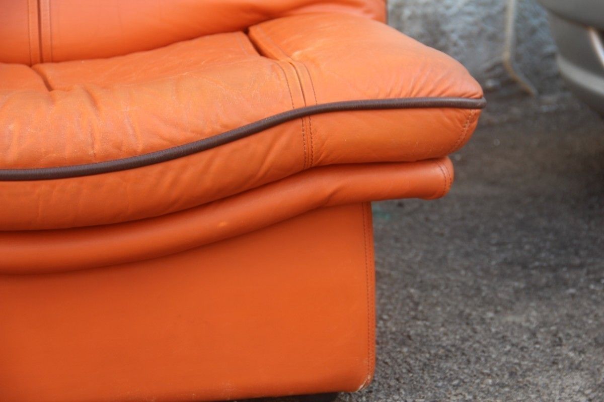 Furniture Living Room Seat Italian Design 1980s Leather Particular Form Lev&Lev Production Mod. Gabbiano photo