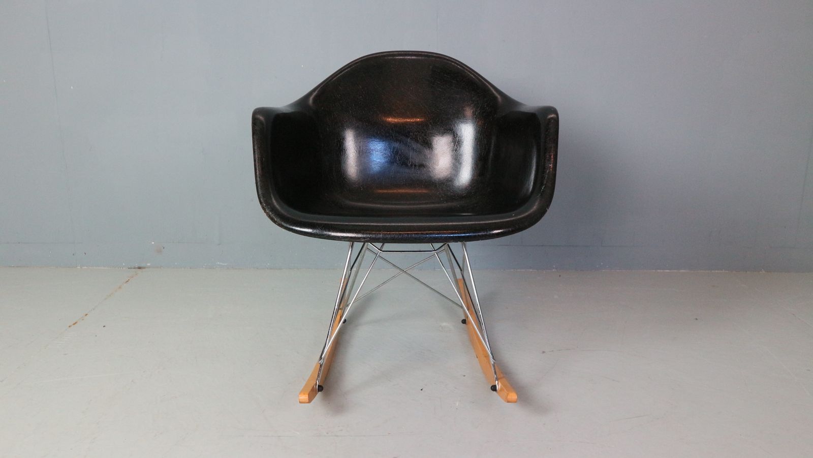 Charles & Ray Eames "Rar" Black Original Rocking Chair, 1977 photo vintage