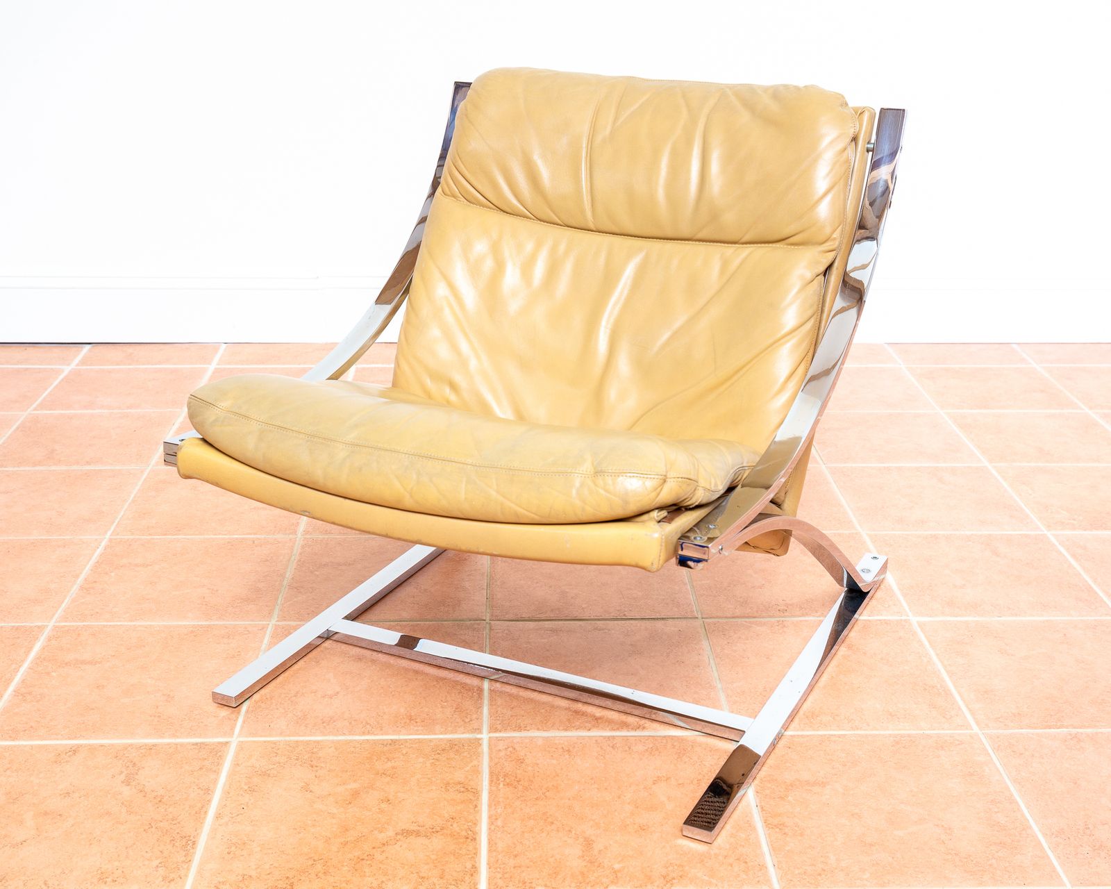 Zeta Leather Chair By Paul Tuttle For Strassle Cream Leather Chrome Cantilever 1970s Space Age Mcm Mid Century Modernist Rocket Launcher Chair Z Chair photo 2750.0
