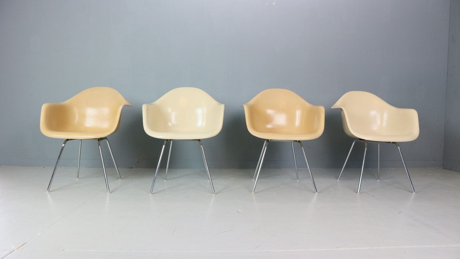 Charles & Ray Eames Set Of 4 Off White "H Base" Chairs For Herman Miller, 1960