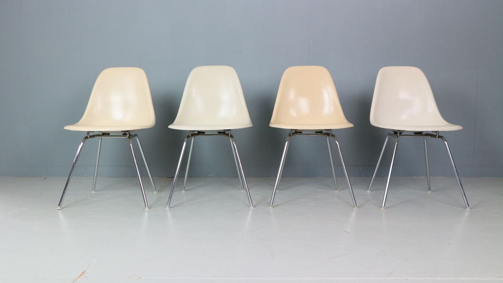 Charles & Ray Eames Set Of 4 Off White "H Base" Chairs For Herman Miller, 1960 photo furniture