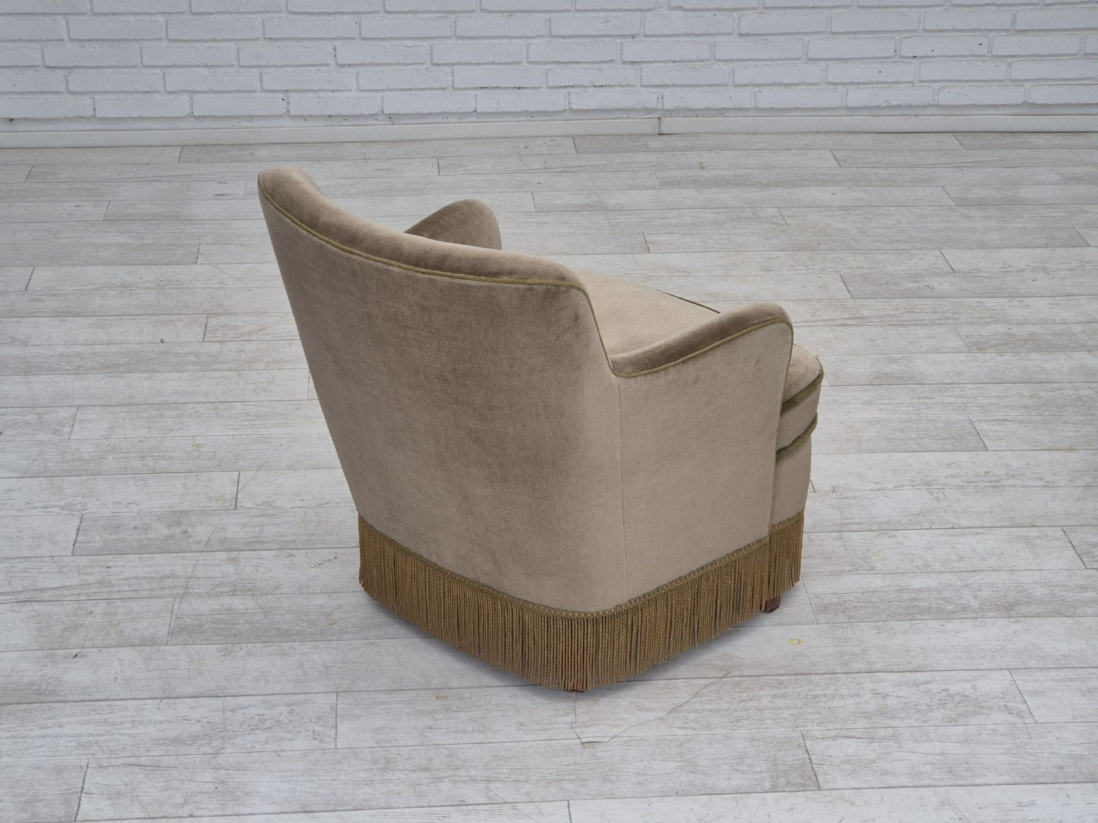 Jaren 1970, Deense Loungestoel, Ongerestaureerde Staat, Meubelvelours, Beukenhouten Poten. photo vinterior