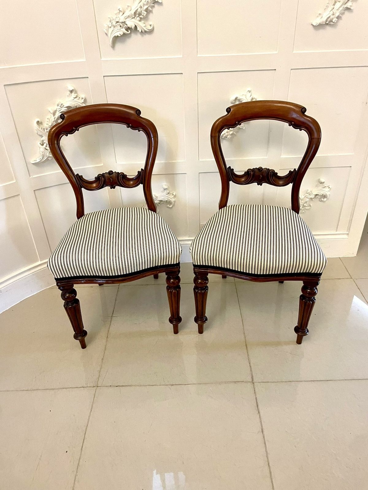 3550.0 Antique 19th Century Mahogany Carved Set Of 6 Dining Chairs photo