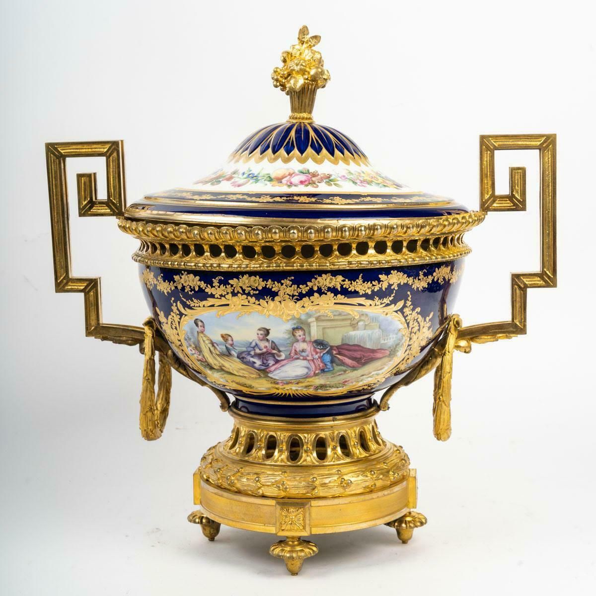 photo furniture A Sèvres Style Porcelain Covered Bowl, 19th Century, Napoleon III Period.