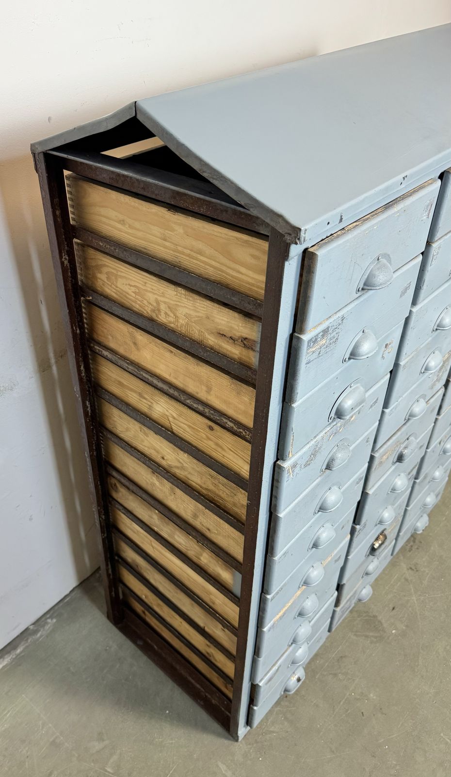photo vintage Grey Industrial Chest Of Drawers, 1960s, 2x